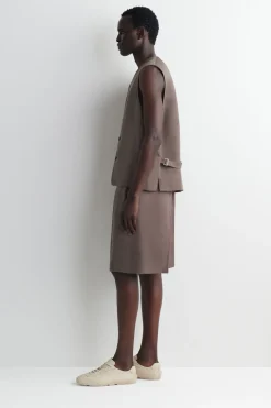 TAILORED LINEN-BLEND SHORTS
