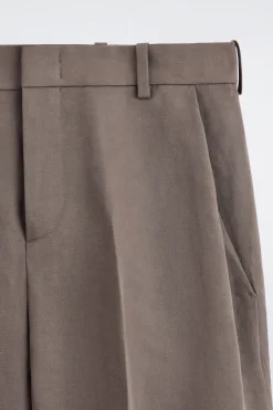TAILORED LINEN-BLEND SHORTS
