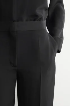 TAILORED SILK SHORTS