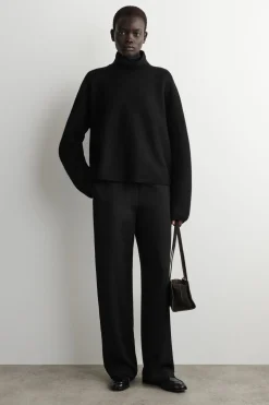 TAILORED STRAIGHT-LEG PANTS