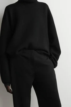 TAILORED STRAIGHT-LEG PANTS