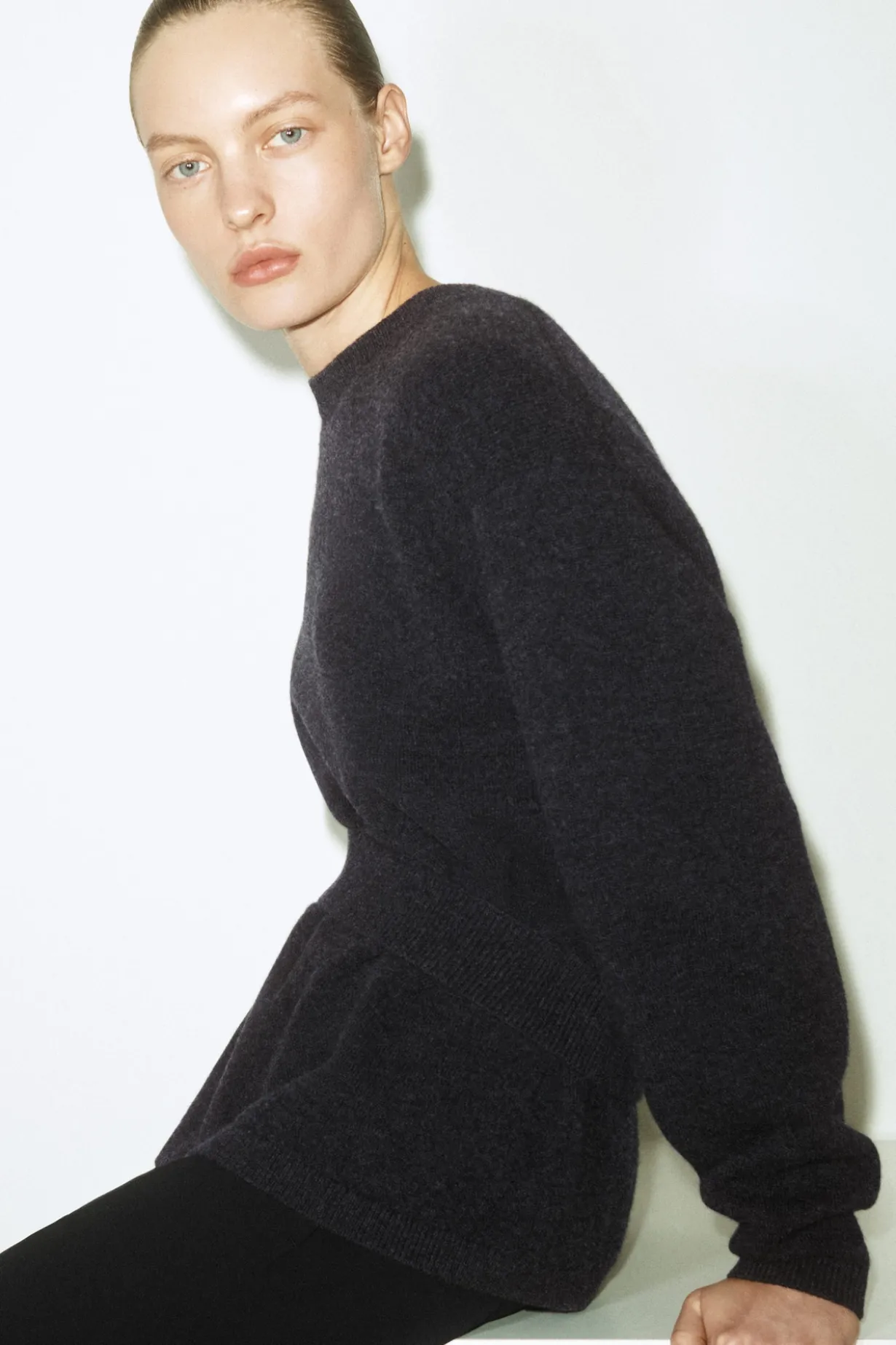 TAILORED STRAIGHT-LEG PANTS