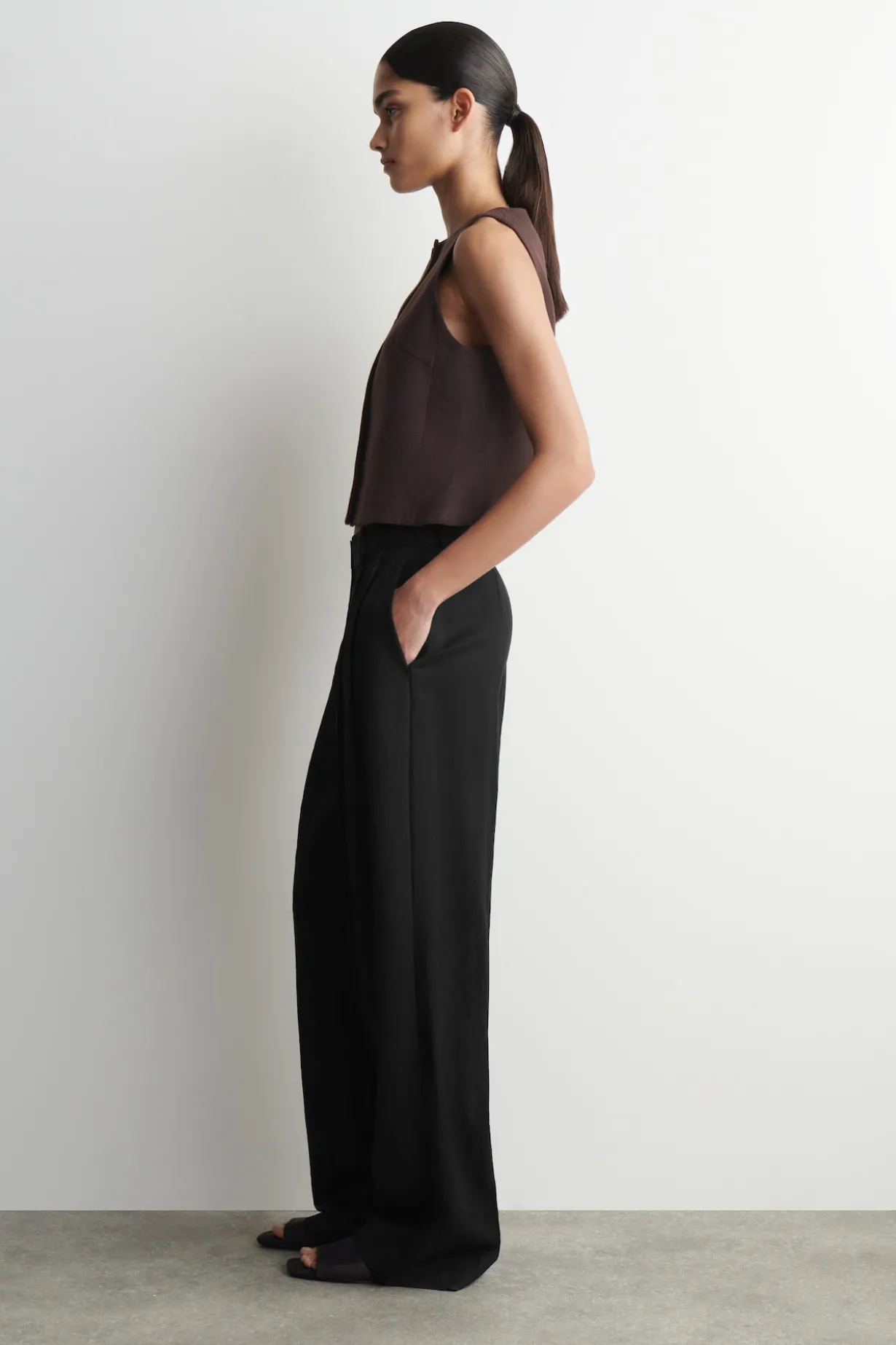 TAILORED VEST