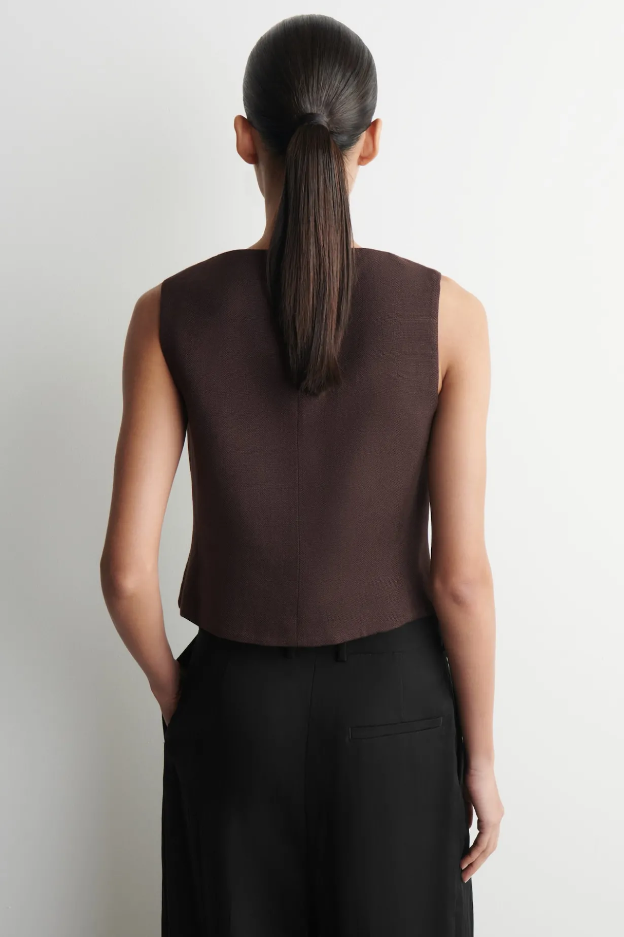 TAILORED VEST