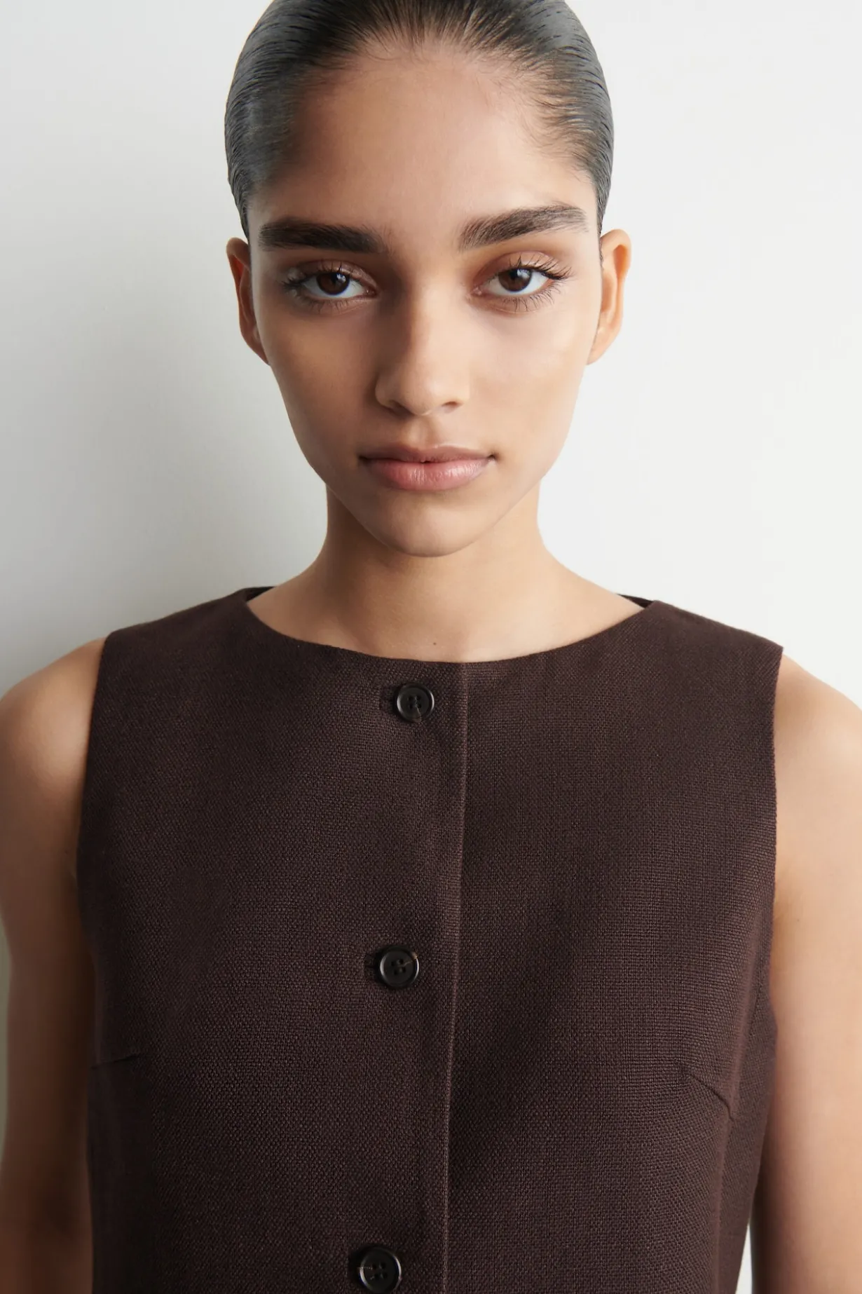 TAILORED VEST