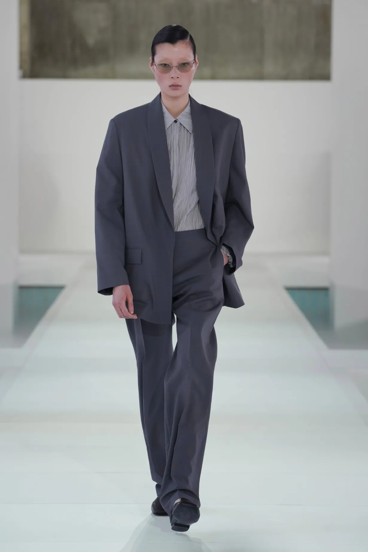TAILORED WOOL STRAIGHT-LEG PANTS