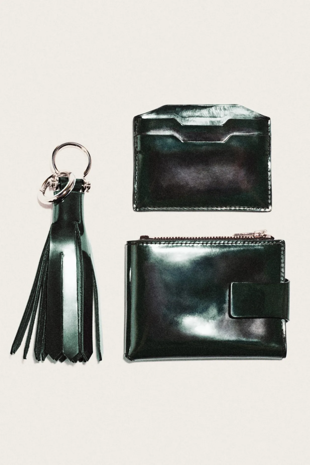 TASSELED LEATHER KEYRING
