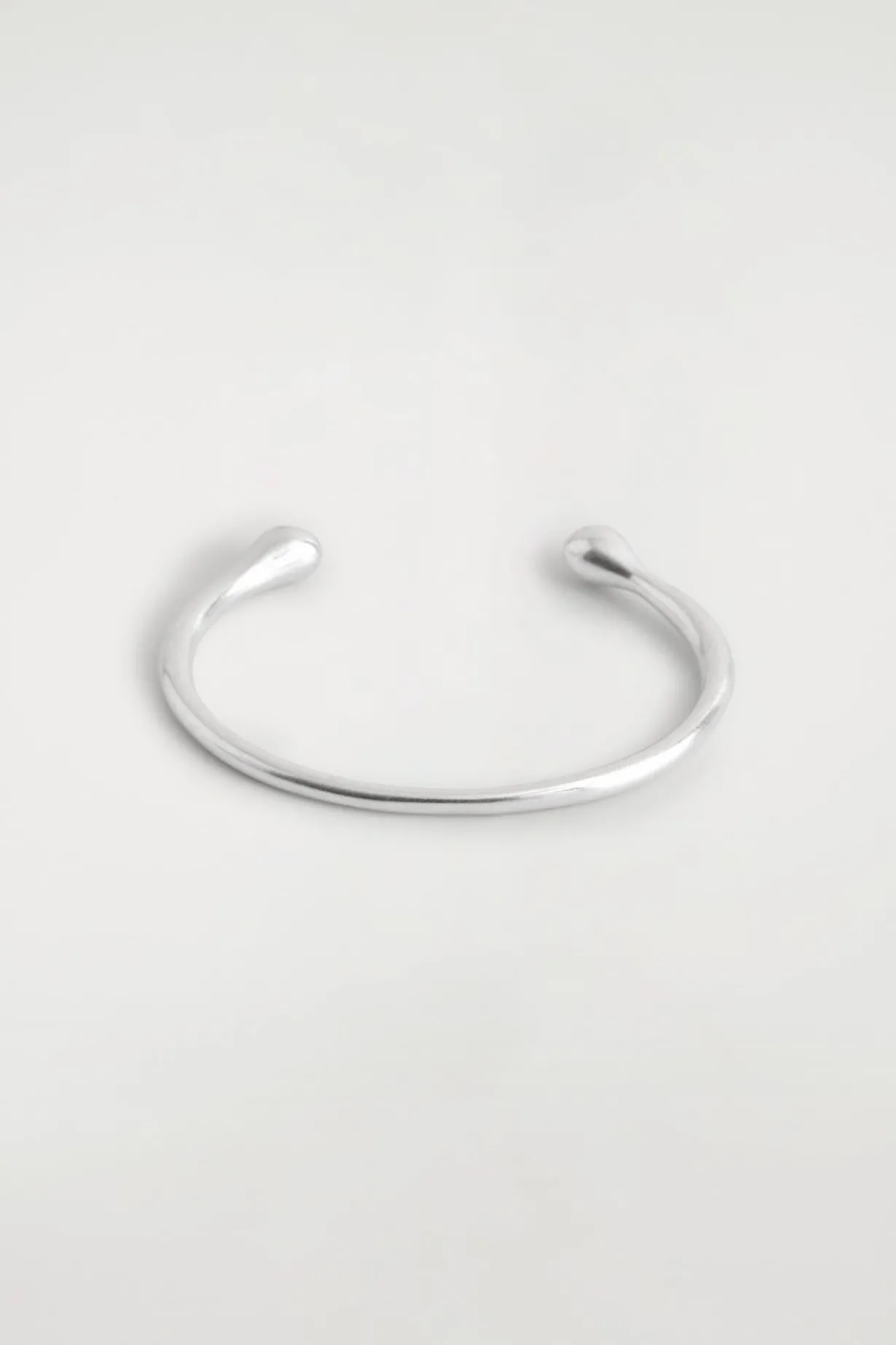 TEARDROP CUFF