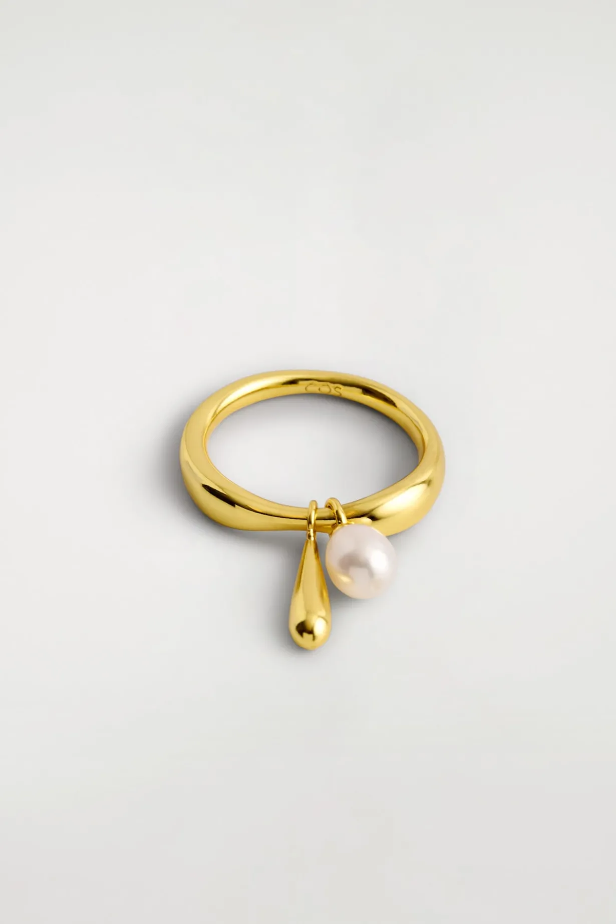 TEARDROP-CHARM RING