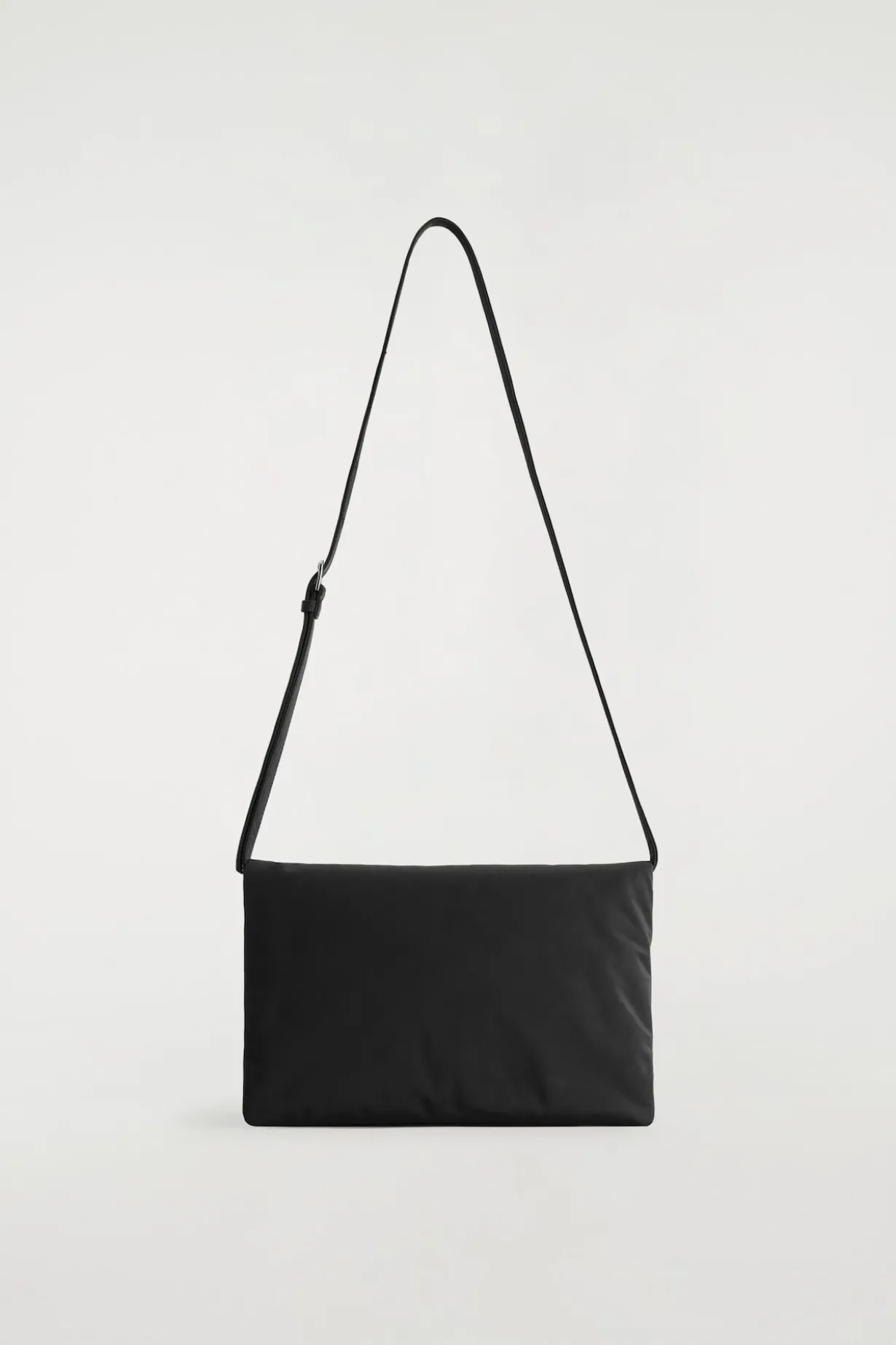 TRIFOLD PADDED CROSSBODY BAG