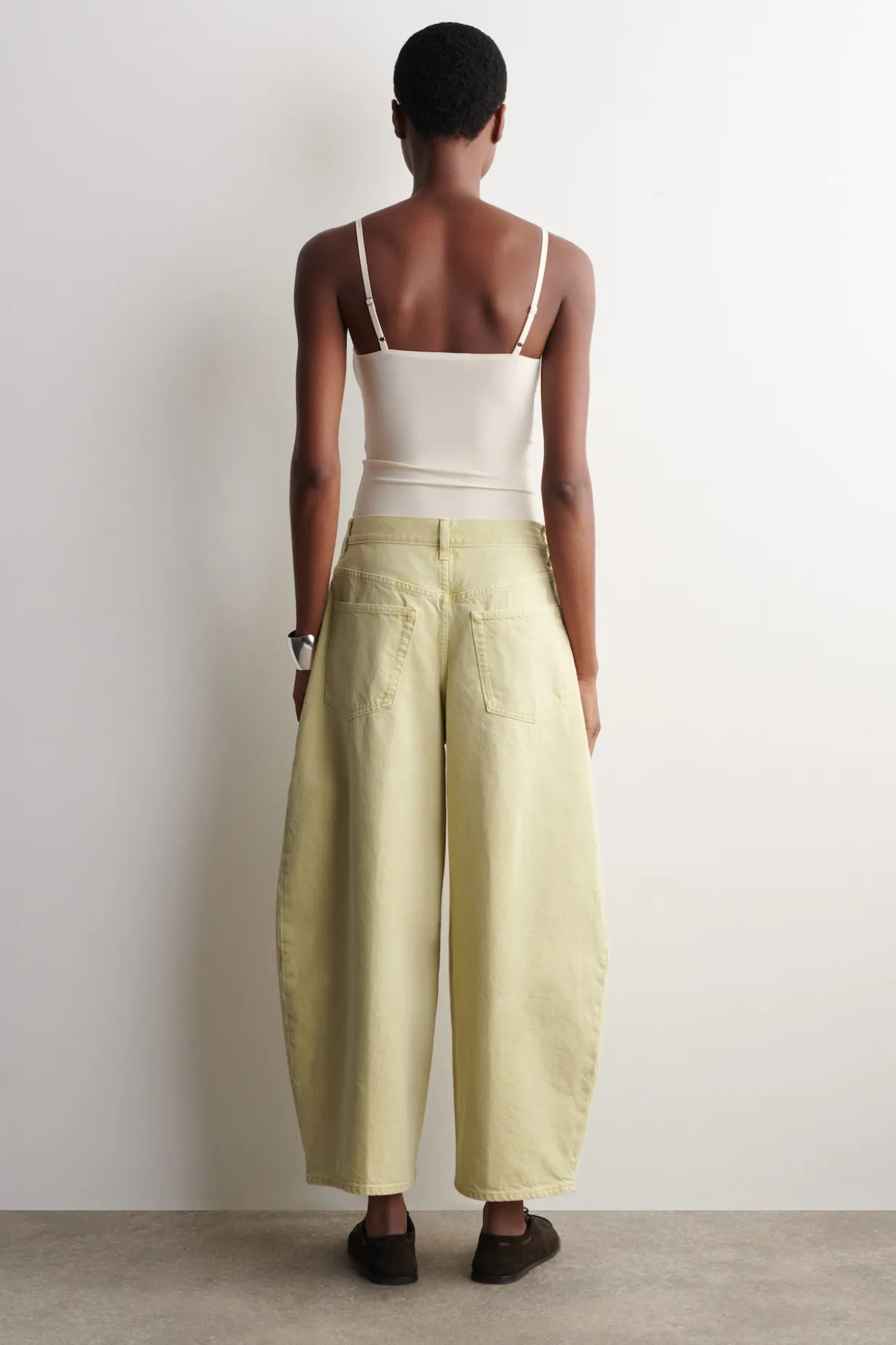 TWINE BARREL-LEG JEANS
