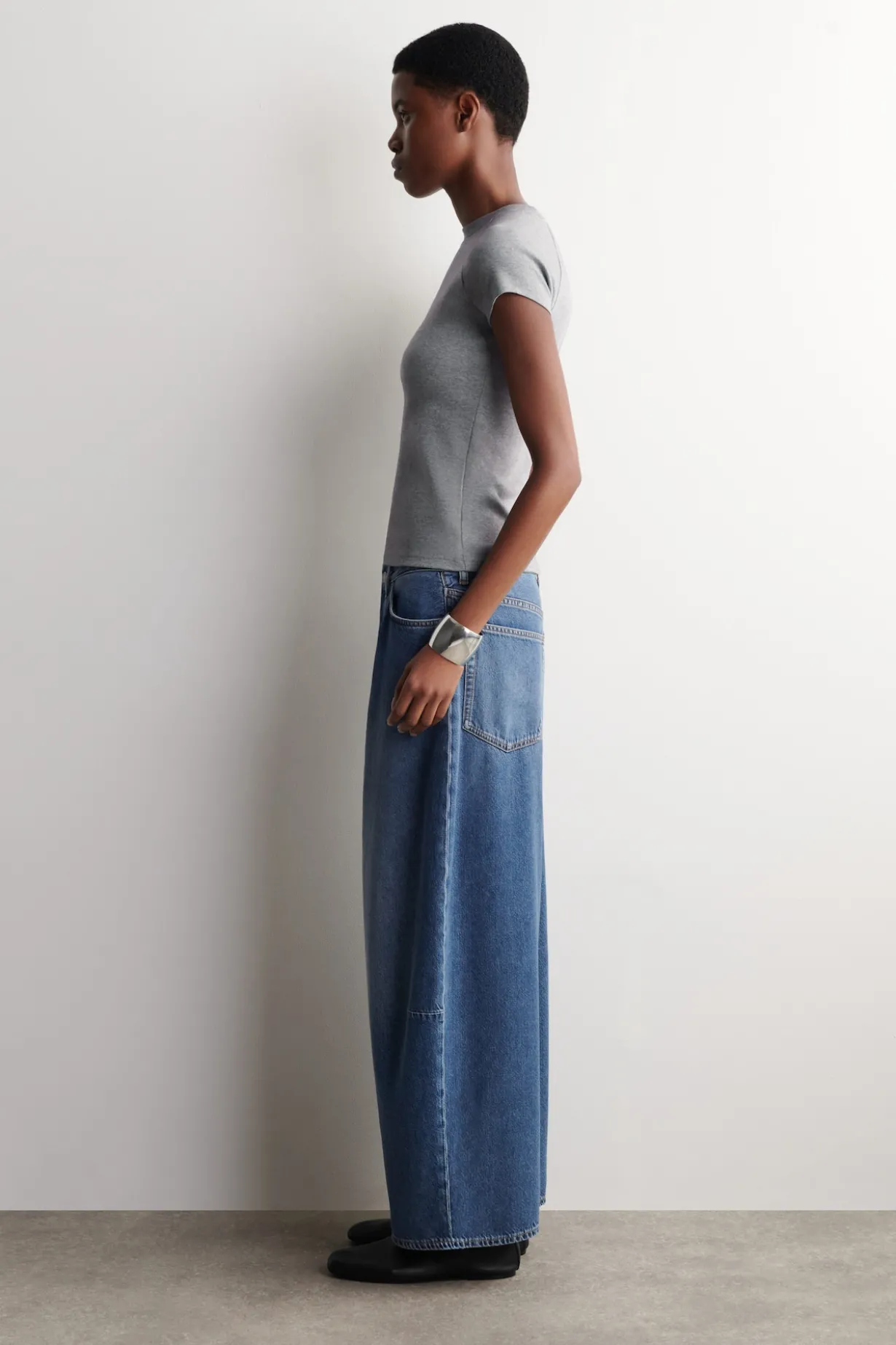 TWINE BARREL-LEG JEANS