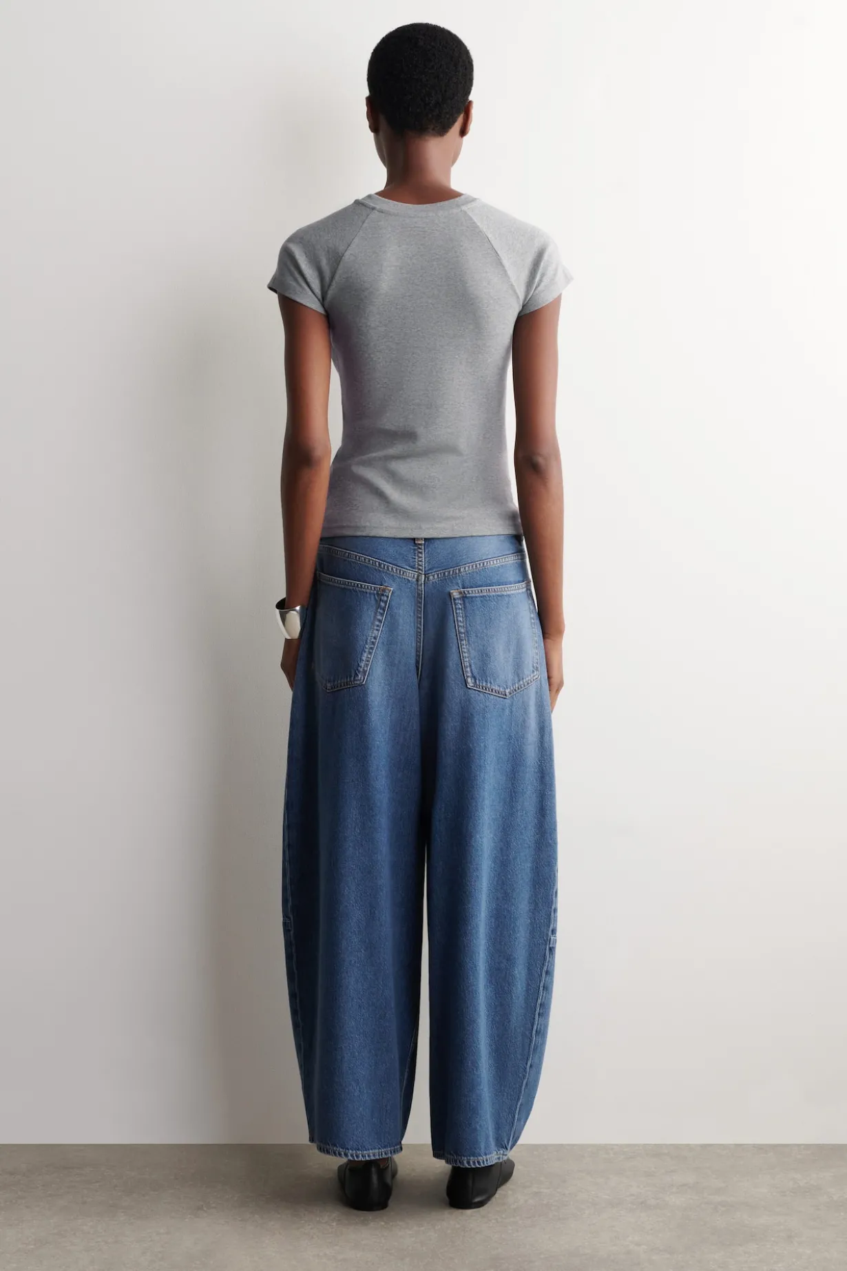 TWINE BARREL-LEG JEANS