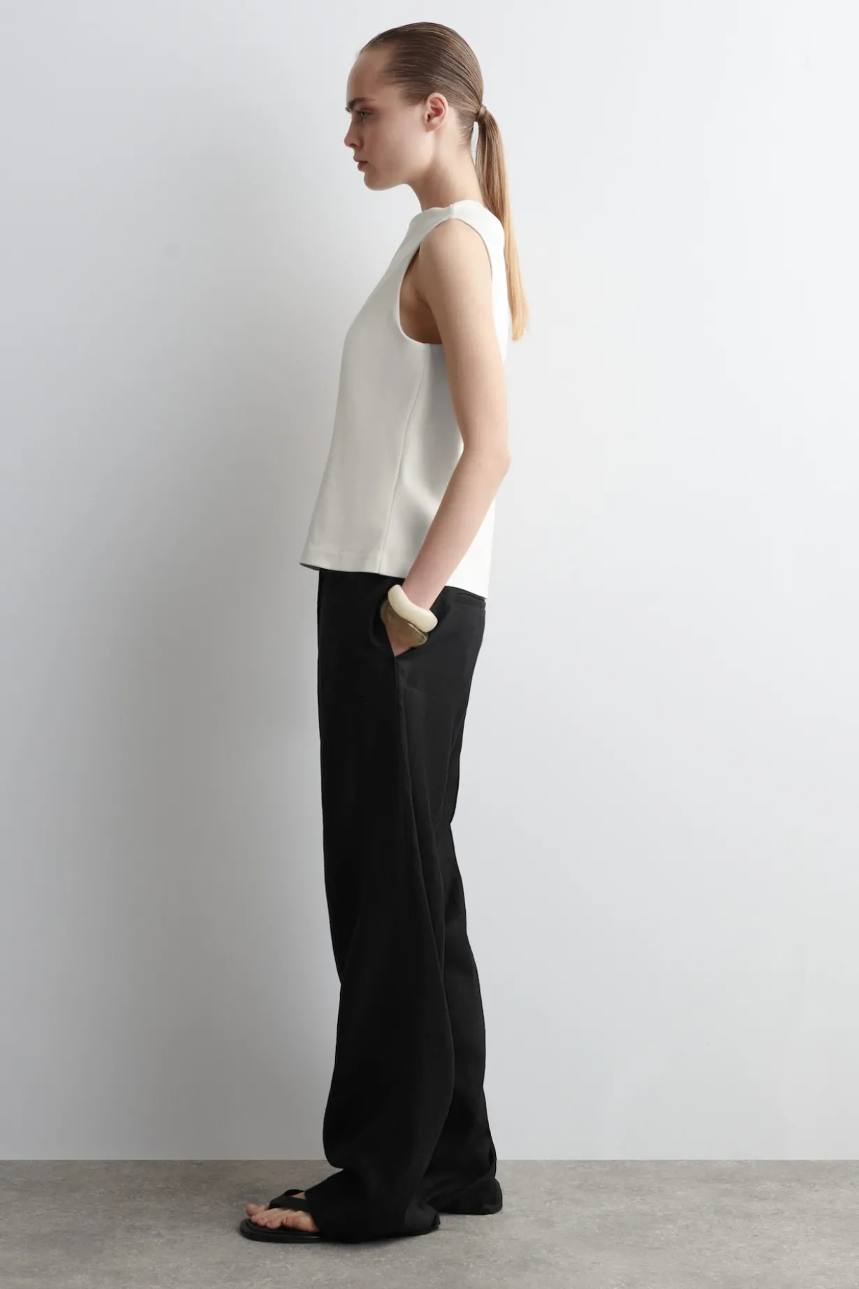 TWIST-DETAIL COTTON TOP