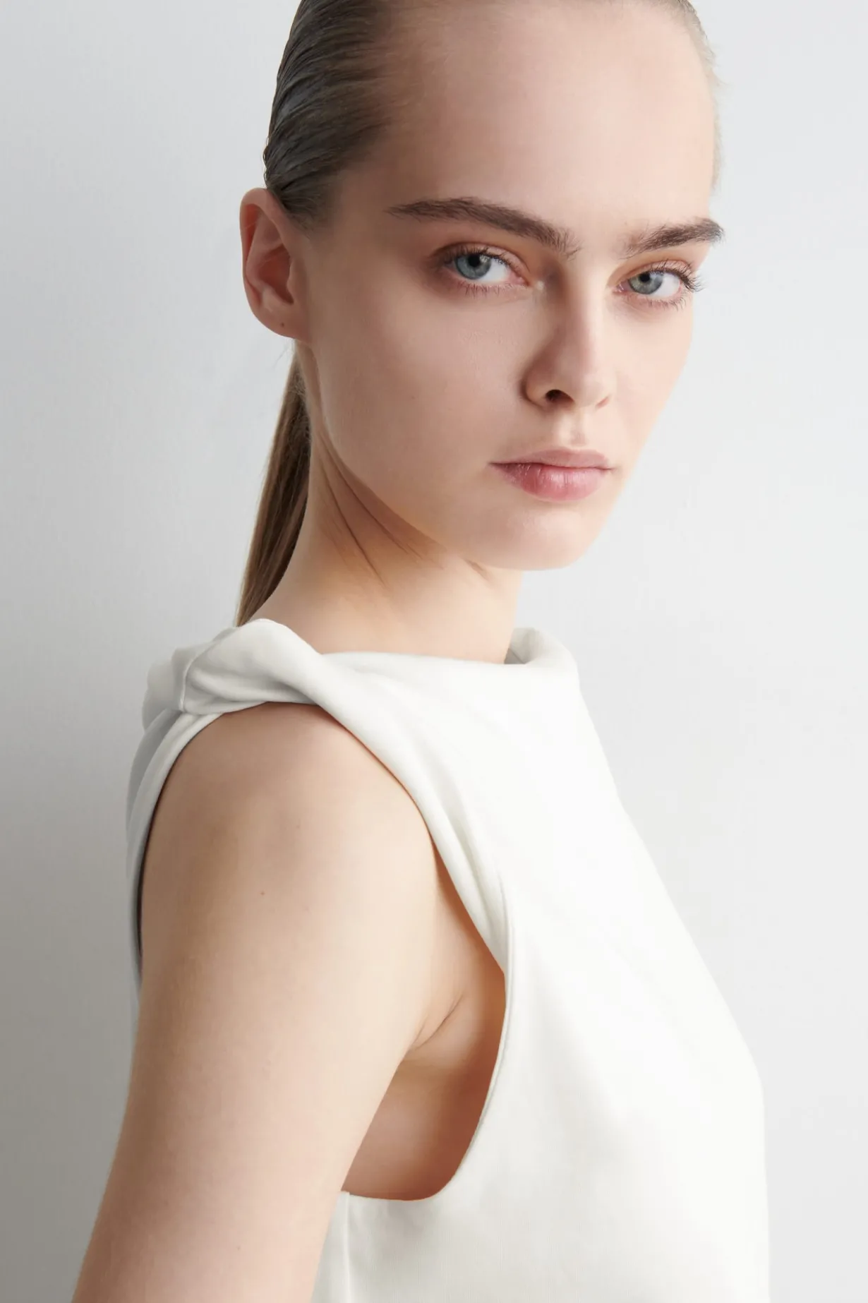 TWIST-DETAIL COTTON TOP