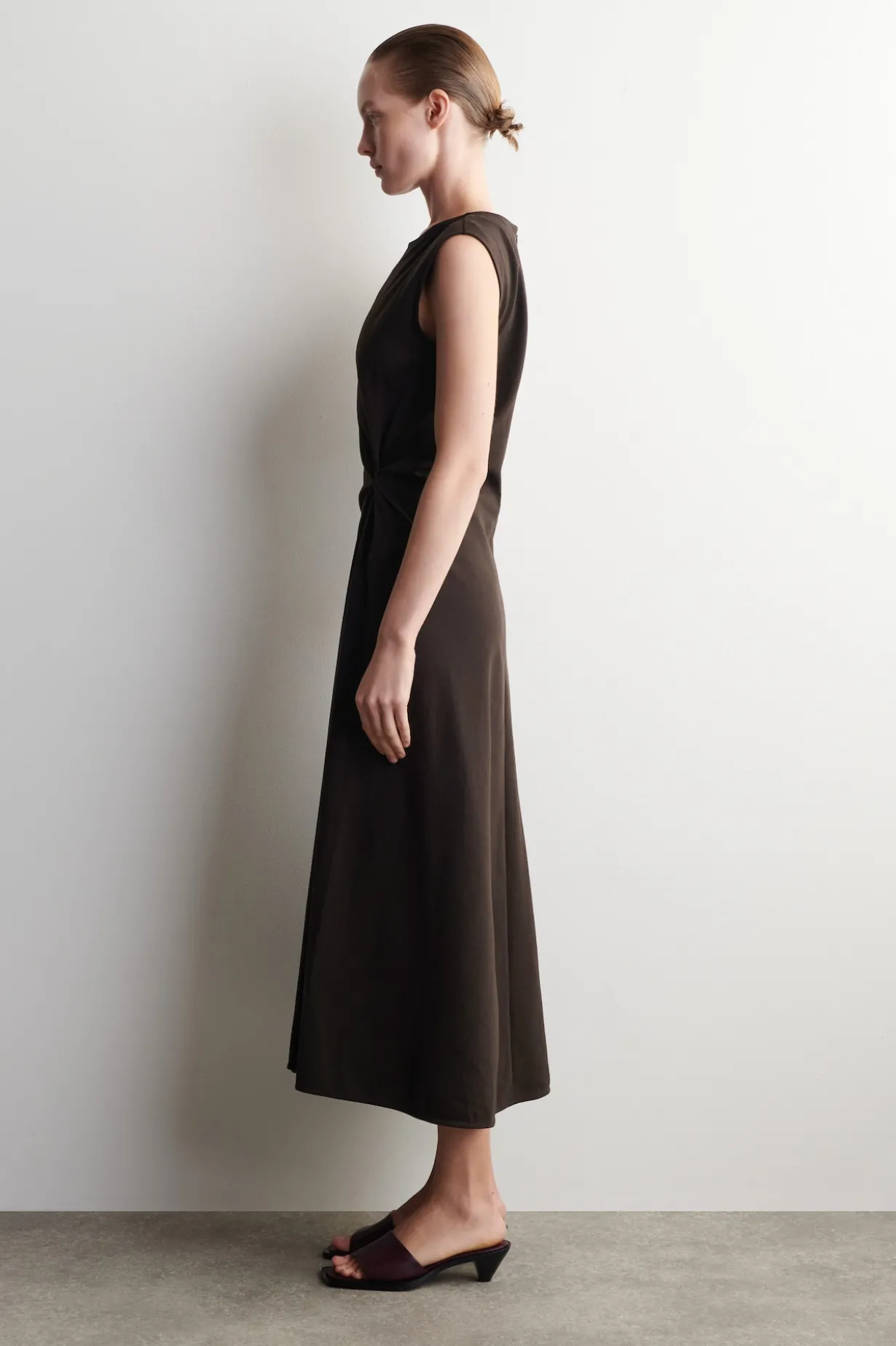 TWIST-DETAIL JERSEY MIDI DRESS