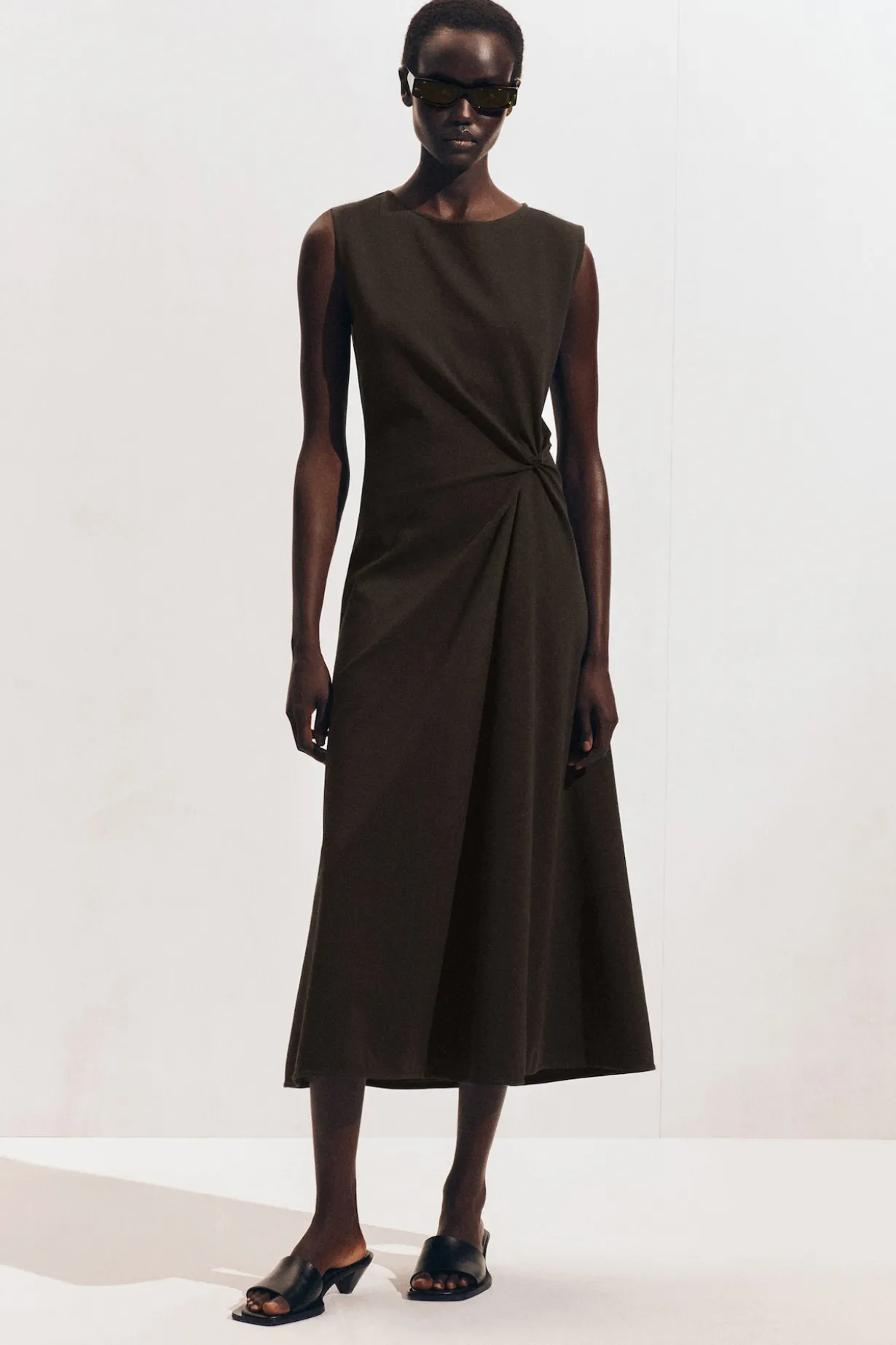 TWIST-DETAIL JERSEY MIDI DRESS