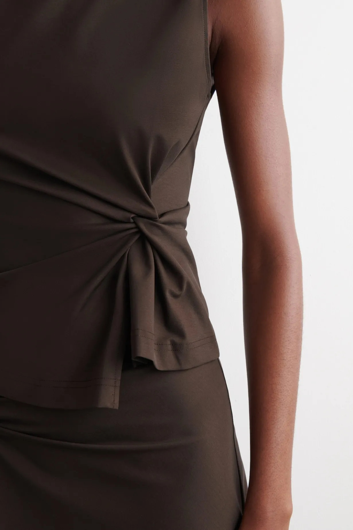 TWIST-DETAIL JERSEY TOP