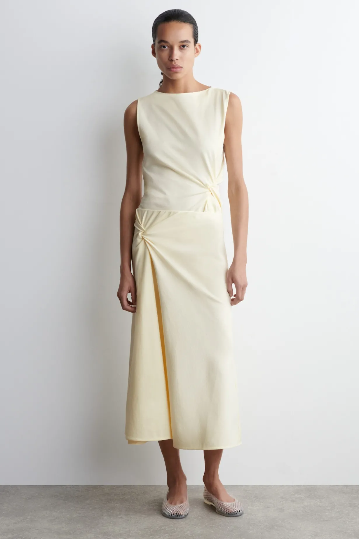 TWIST-DETAIL MIDI SKIRT