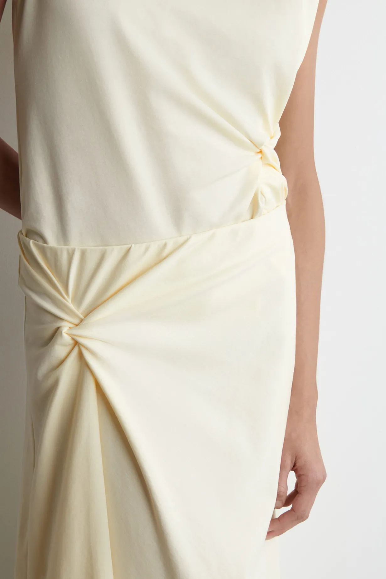 TWIST-DETAIL MIDI SKIRT
