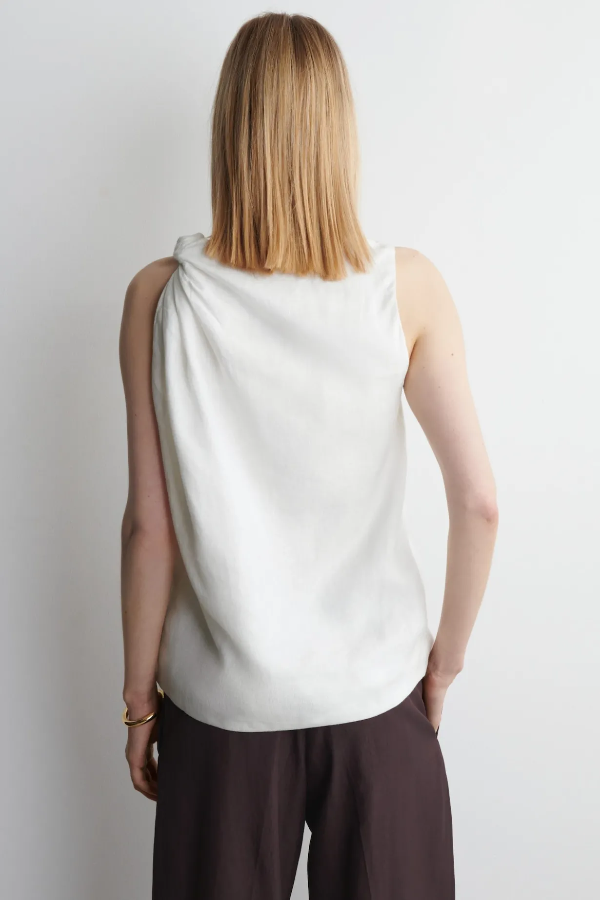 TWISTED-DETAIL LINEN TOP