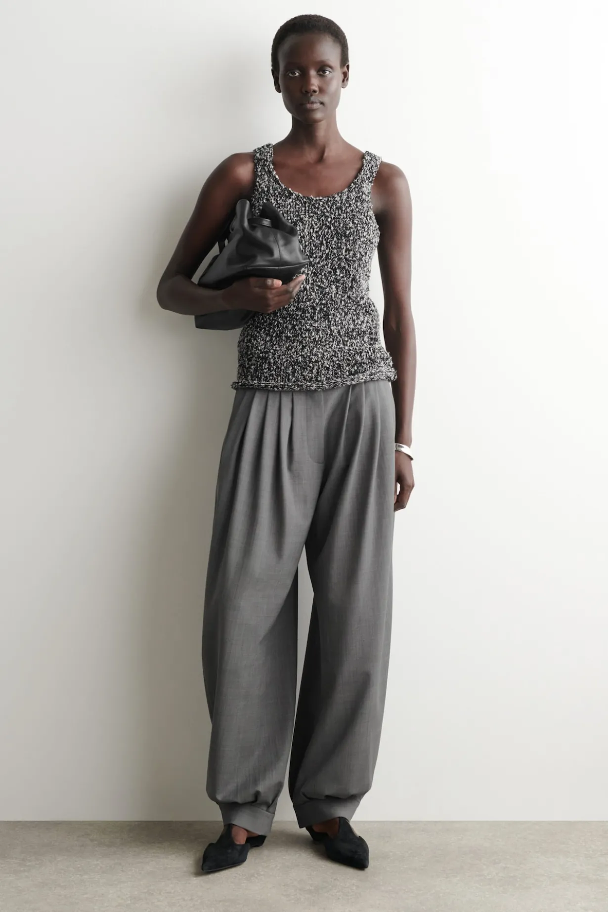TWO-TONE CHUNKY KNITTED TANK TOP