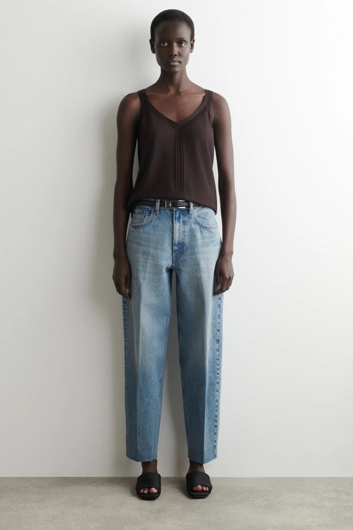 UMBRA TAPERED JEANS