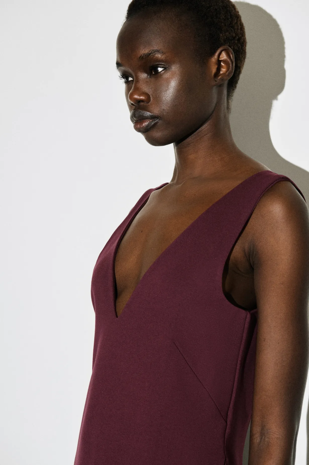 V-NECK WRAPPED MIDI DRESS