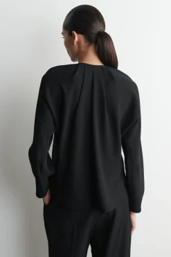 VOLUMINOUS PLEATED BLOUSE