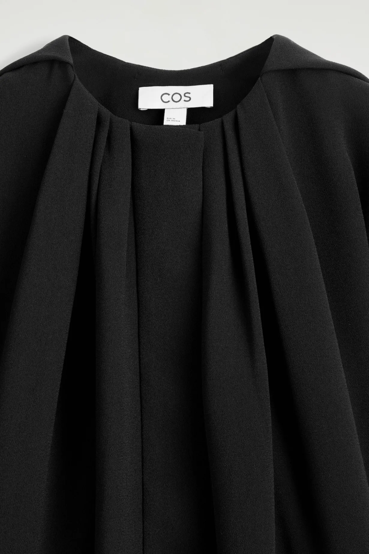 VOLUMINOUS PLEATED BLOUSE
