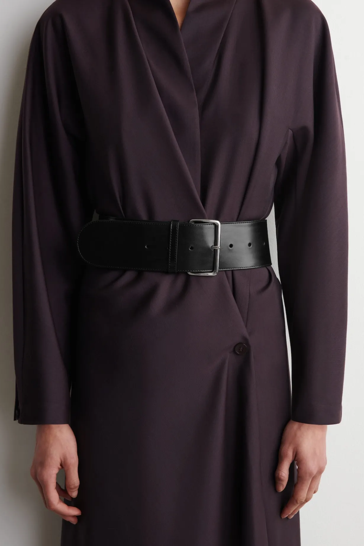 WIDE LEATHER BELT