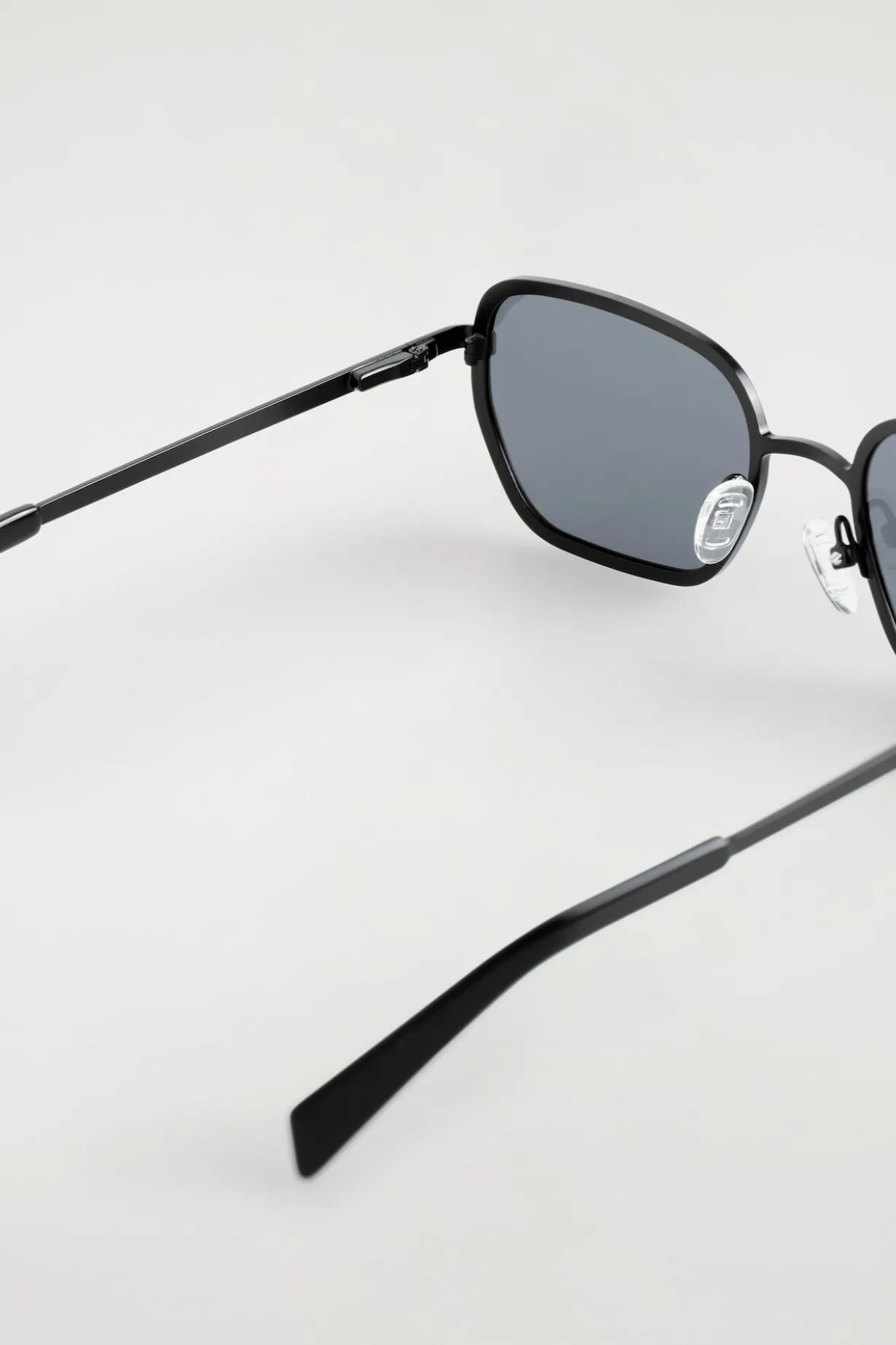 WIRE-FRAME RECTANGLE SUNGLASSES
