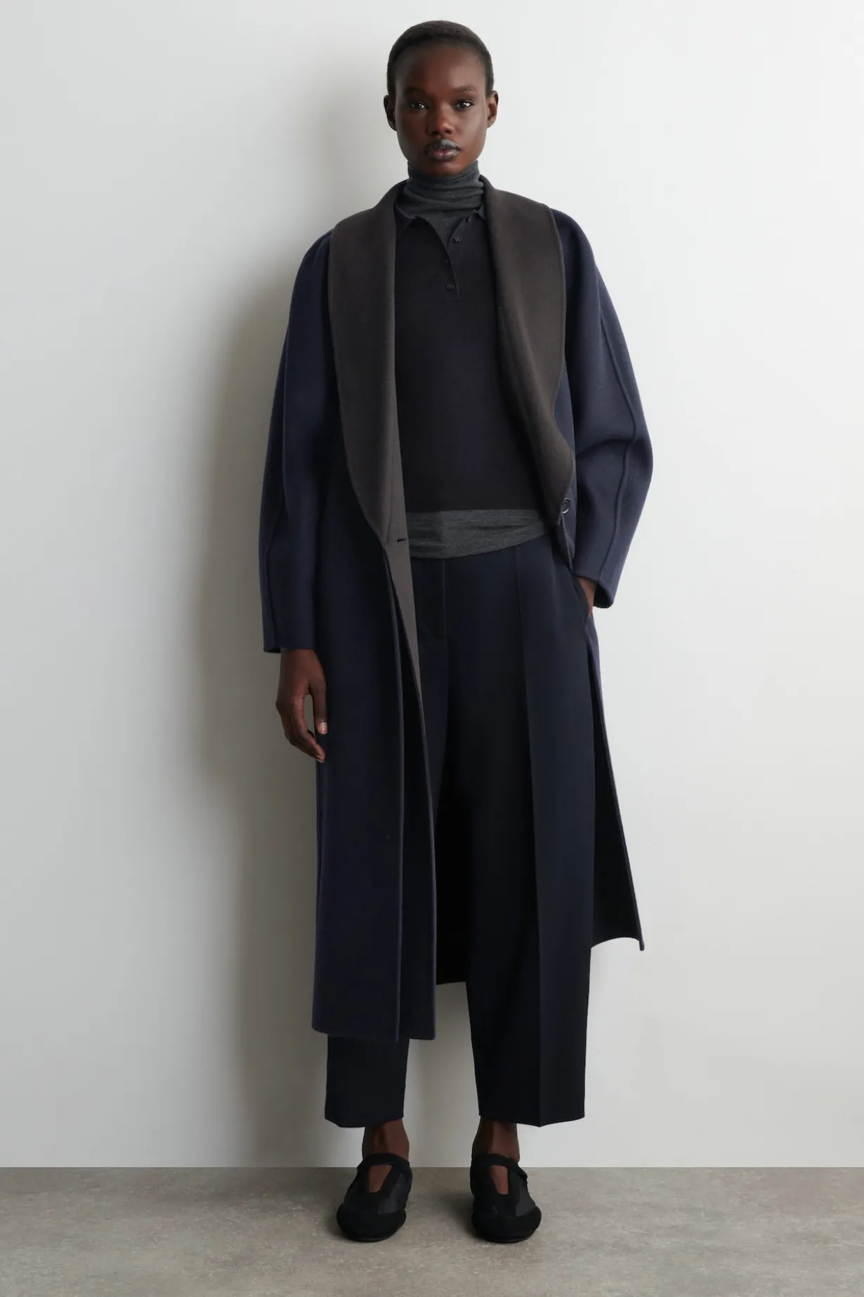 WOOL-BLEND BARREL-LEG PANTS
